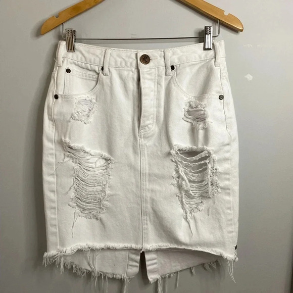 One X OneTeaspoon Brand distressed white Jean Skirt Size 29 - Picture 2 of 5